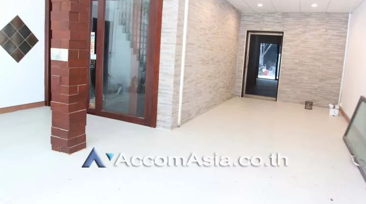  2  Studio Office Space For Rent in Sukhumvit ,Bangkok BTS Phrom Phong AA17557